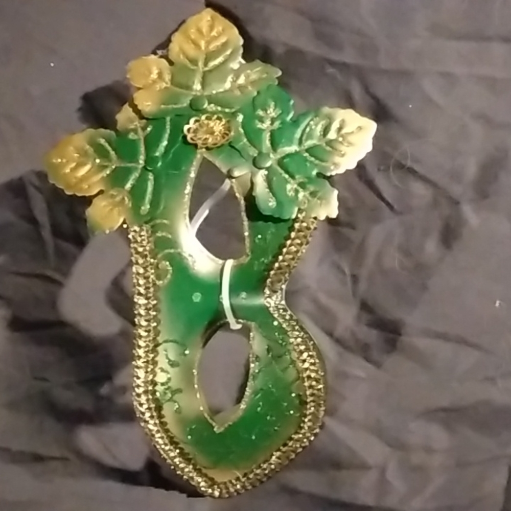 Poison Ivy mask